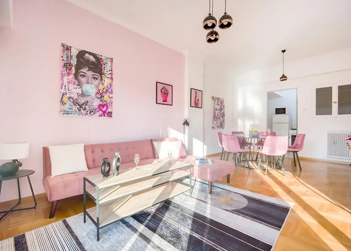 Royal Embassy Apartment