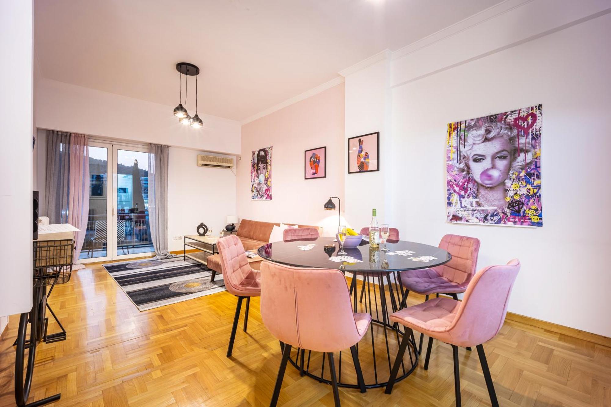 Royal Embassy Apartment